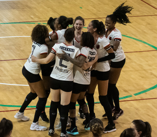 Flu vence Fla de virada e vai invicto para a final do Estadual de Vôlei  Feminino